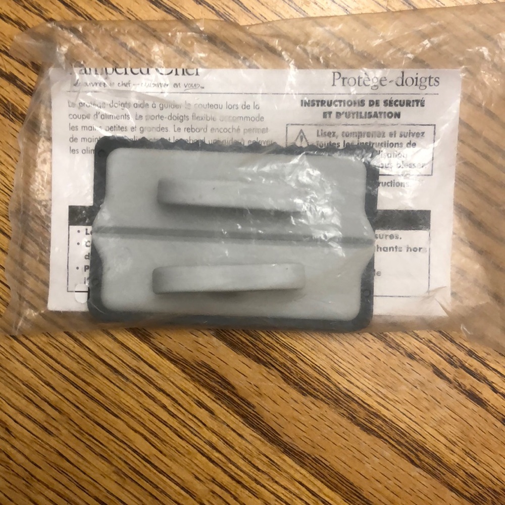 Pampered chef Finger Guard